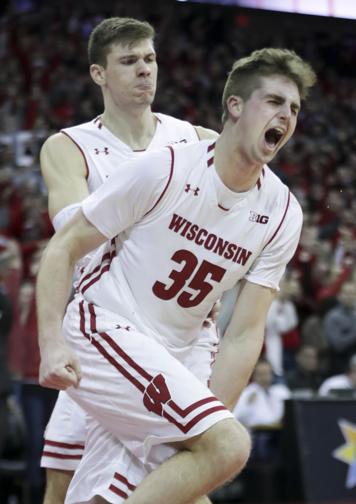 Badgers 64, No. 2 Wolverines 54